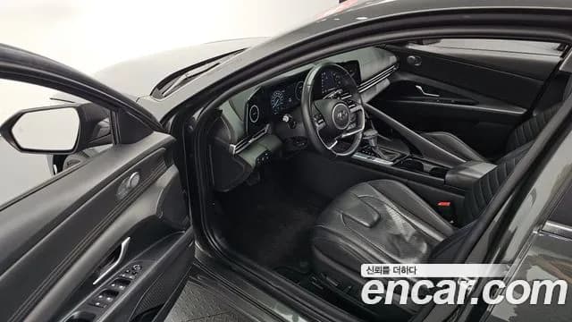 2021 Hyundai Avante Hybrid (CN7) Inspiration Sold VIN KMHLR41JGMU002012 – front exterior 2021 Hyundai Avante Hybrid (CN7) Inspiration Sold VIN KMHLR41JGMU002012 – front exterior