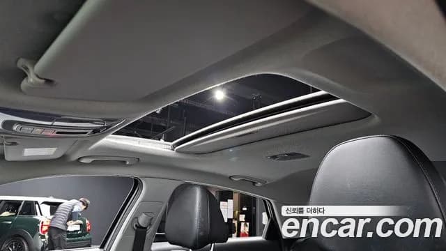 2021 Hyundai Avante Hybrid (CN7) Inspiration Sold VIN KMHLR41JGMU002012 – interior seats 2021 Hyundai Avante Hybrid (CN7) Inspiration Sold VIN KMHLR41JGMU002012 – interior seats