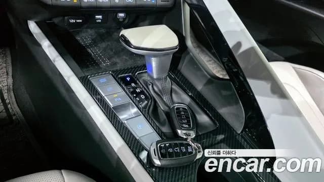 2021 Hyundai Avante Hybrid (CN7) Inspiration Sold VIN KMHLR41JGMU002529 – exterior detail 2021 Hyundai Avante Hybrid (CN7) Inspiration Sold VIN KMHLR41JGMU002529 – exterior detail