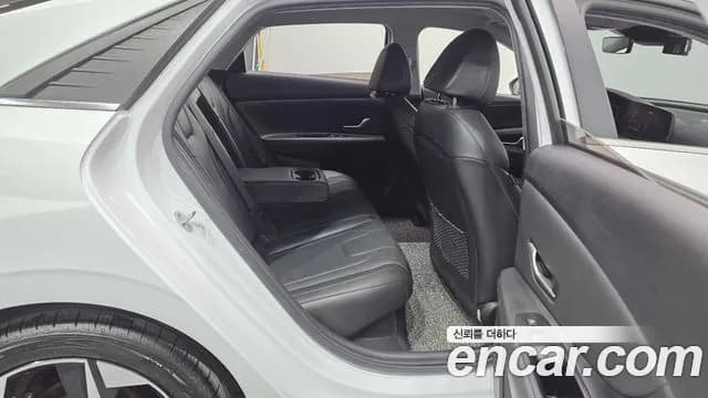 2021 Hyundai Avante Hybrid (CN7) Inspiration Sold VIN KMHLR41JGMU002932 – exterior detail 2021 Hyundai Avante Hybrid (CN7) Inspiration Sold VIN KMHLR41JGMU002932 – exterior detail
