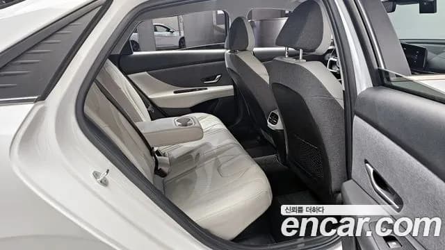 2021 Hyundai Avante Hybrid (CN7) Inspiration Sold VIN KMHLR41JGMU008176 – trunk area 2021 Hyundai Avante Hybrid (CN7) Inspiration Sold VIN KMHLR41JGMU008176 – trunk area