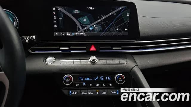 2021 Hyundai Avante Hybrid (CN7) Inspiration Sold VIN KMHLR41JGMU009976 – exterior detail 2021 Hyundai Avante Hybrid (CN7) Inspiration Sold VIN KMHLR41JGMU009976 – exterior detail
