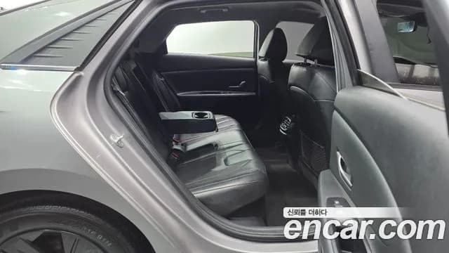 2021 Hyundai Avante Hybrid (CN7) Inspiration Sold VIN KMHLR41JGMU011037 – interior seats 2021 Hyundai Avante Hybrid (CN7) Inspiration Sold VIN KMHLR41JGMU011037 – interior seats