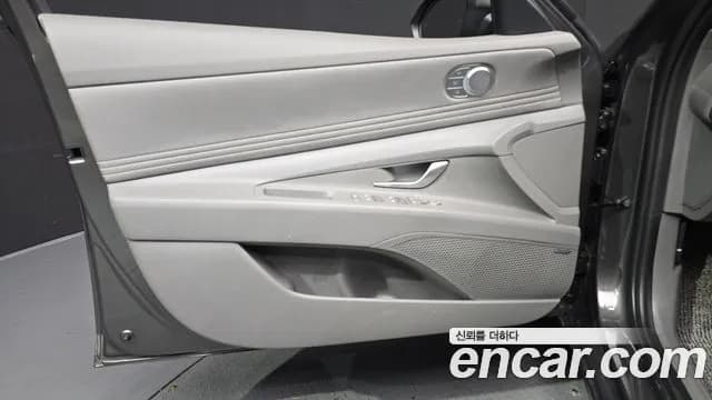 2024 Hyundai The New Avante Hybrid (CN7) Inspiration Sold VIN KMHLR41JGRU091481 – exterior detail 2024 Hyundai The New Avante Hybrid (CN7) Inspiration Sold VIN KMHLR41JGRU091481 – exterior detail