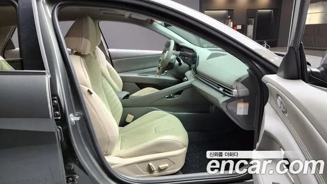 2024 Hyundai The New Avante Hybrid (CN7) Inspiration Sold VIN KMHLR41JGRU110735 – exterior detail 2024 Hyundai The New Avante Hybrid (CN7) Inspiration Sold VIN KMHLR41JGRU110735 – exterior detail