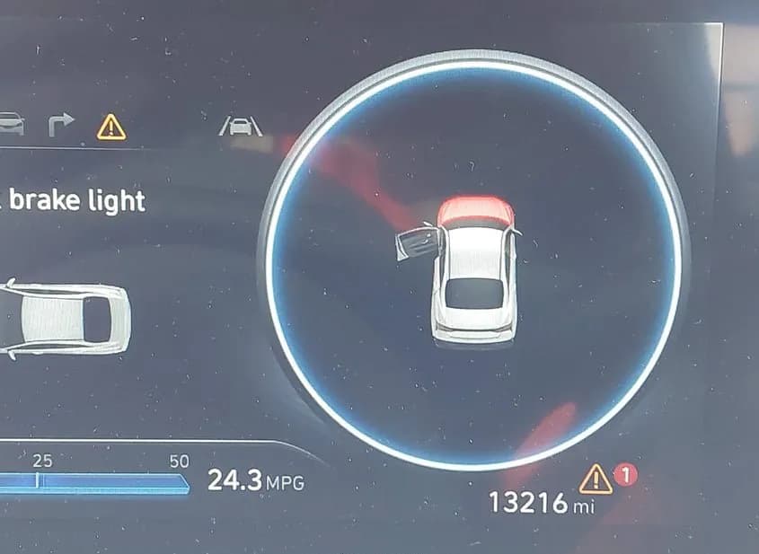 2024 HYUNDAI Elantra Used VIN KMHLS4DG1RU832373 – front exterior 2024 HYUNDAI Elantra Used VIN KMHLS4DG1RU832373 – front exterior