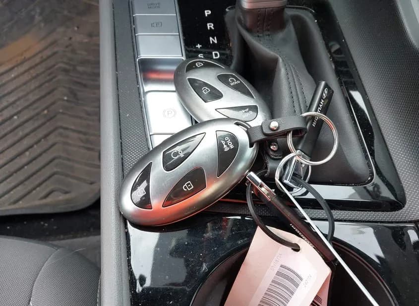 2024 HYUNDAI Elantra Used VIN KMHLS4DG1RU832373 – photo 12 2024 HYUNDAI Elantra Used VIN KMHLS4DG1RU832373 – photo 12