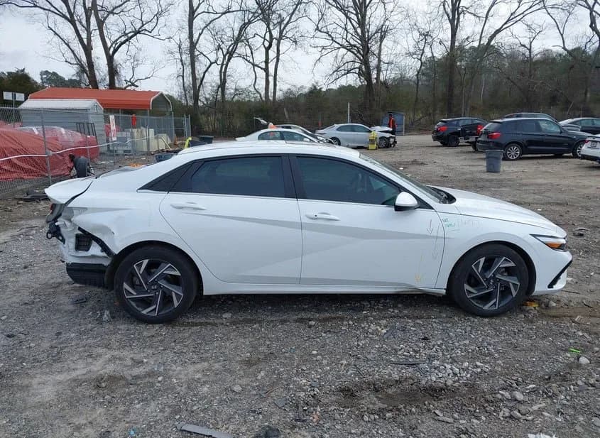 2024 HYUNDAI Elantra Used VIN KMHLS4DG1RU832373 – photo 13 2024 HYUNDAI Elantra Used VIN KMHLS4DG1RU832373 – photo 13