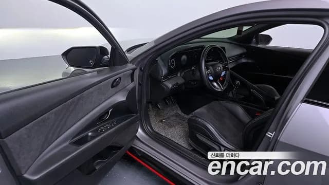 2022 Hyundai Avante (CN7) 2.0 N Sold VIN KMHLW41KANU003539 – interior seats 2022 Hyundai Avante (CN7) 2.0 N Sold VIN KMHLW41KANU003539 – interior seats