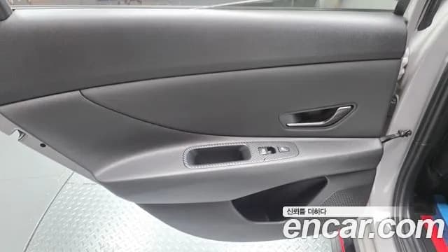 2022 Hyundai Avante (CN7) 2.0 N Sold VIN KMHLW41KGNU000772 – interior seats 2022 Hyundai Avante (CN7) 2.0 N Sold VIN KMHLW41KGNU000772 – interior seats