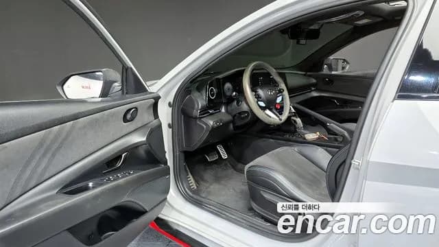 2022 Hyundai Avante (CN7) 2.0 N Sold VIN KMHLW41KGNU003313 – trunk area 2022 Hyundai Avante (CN7) 2.0 N Sold VIN KMHLW41KGNU003313 – trunk area