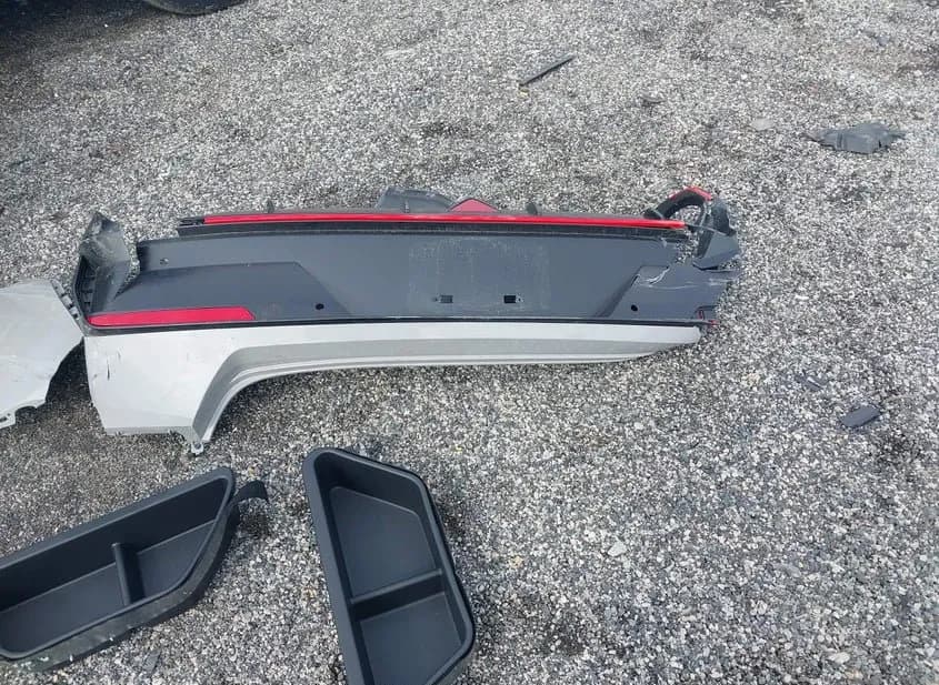 2026 HYUNDAI Elantra N Used VIN KMHLW4DK3TU036319 – rear exterior 2026 HYUNDAI Elantra N Used VIN KMHLW4DK3TU036319 – rear exterior