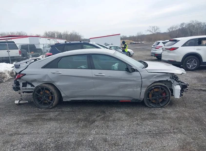 2026 HYUNDAI Elantra N Used VIN KMHLW4DK3TU036319 – trunk area 2026 HYUNDAI Elantra N Used VIN KMHLW4DK3TU036319 – trunk area