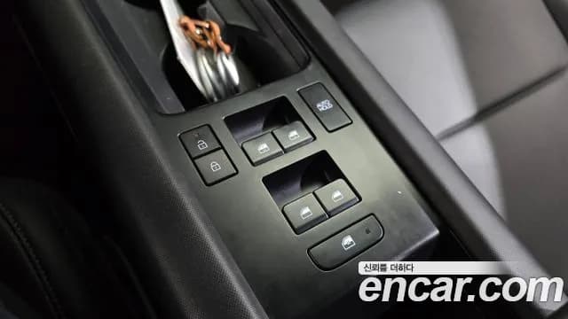2023 Hyundai Ioniq 6 Long Range AWD Sold VIN KMHM241CPPA061079 – exterior detail 2023 Hyundai Ioniq 6 Long Range AWD Sold VIN KMHM241CPPA061079 – exterior detail