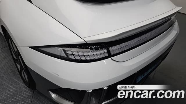 2023 Hyundai Ioniq 6 Long Range Sold VIN KMHM341AFPA008179 – interior seats 2023 Hyundai Ioniq 6 Long Range Sold VIN KMHM341AFPA008179 – interior seats