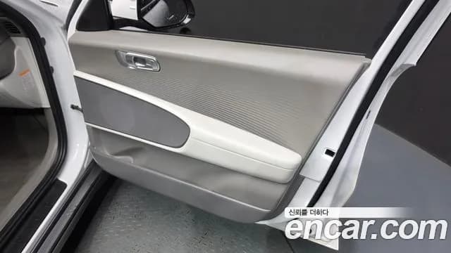 2023 Hyundai Ioniq 6 Long Range Sold VIN KMHM341AFPA013417 – trunk area 2023 Hyundai Ioniq 6 Long Range Sold VIN KMHM341AFPA013417 – trunk area