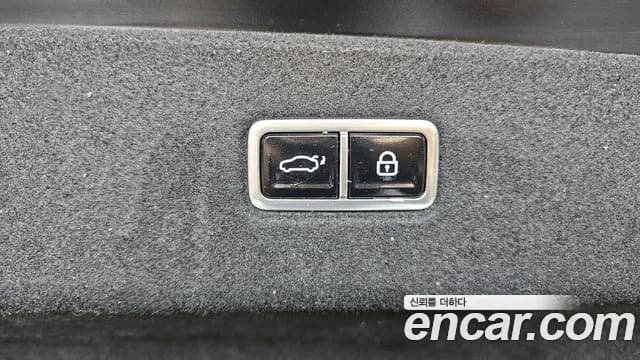 2023 Hyundai Ioniq 6 Long Range Sold VIN KMHM541AFPA002148 – exterior detail 2023 Hyundai Ioniq 6 Long Range Sold VIN KMHM541AFPA002148 – exterior detail