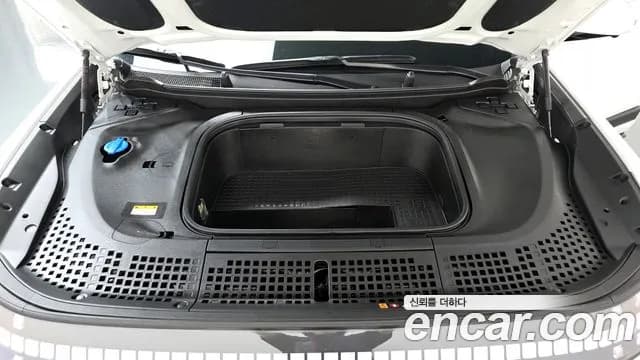 2025 Hyundai Ioniq 9 Cruise Type AWD Sold VIN KMHMS813PSA013971 – trunk area 2025 Hyundai Ioniq 9 Cruise Type AWD Sold VIN KMHMS813PSA013971 – trunk area