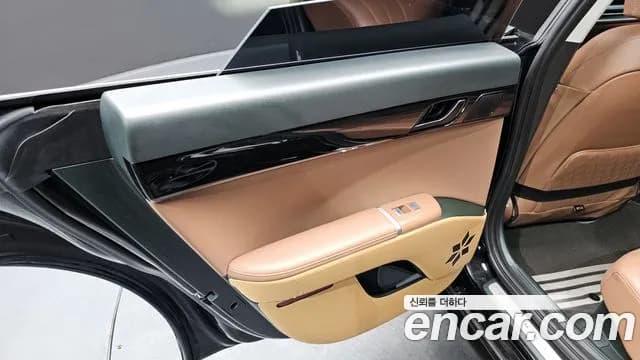2023 Hyundai Grandeur Hybrid (GN7) Premium Sold VIN KMHN1411BPA005596 – interior seats 2023 Hyundai Grandeur Hybrid (GN7) Premium Sold VIN KMHN1411BPA005596 – interior seats