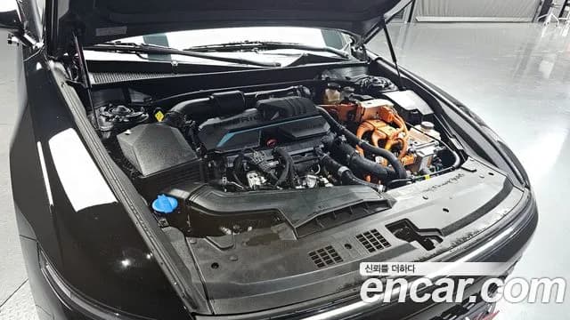 2023 Hyundai Grandeur Hybrid (GN7) Premium Sold VIN KMHN1411BPA005596 – trunk area 2023 Hyundai Grandeur Hybrid (GN7) Premium Sold VIN KMHN1411BPA005596 – trunk area