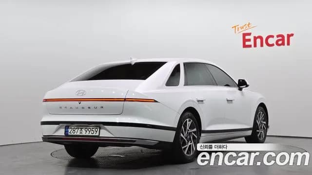 2023 Hyundai Grandeur Hybrid (GN7) Premium Sold VIN KMHN1411BPA013875 – trunk area 2023 Hyundai Grandeur Hybrid (GN7) Premium Sold VIN KMHN1411BPA013875 – trunk area