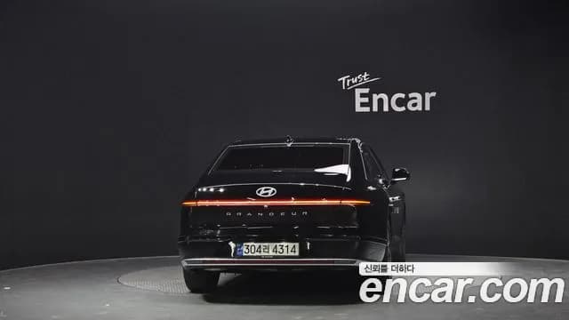 2023 Hyundai Grandeur Hybrid (GN7) Premium Sold VIN KMHN1411BPA038949 – interior seats 2023 Hyundai Grandeur Hybrid (GN7) Premium Sold VIN KMHN1411BPA038949 – interior seats