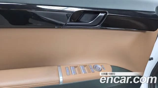 2023 Hyundai Grandeur Hybrid (GN7) Premium Sold VIN KMHN1411BPA039078 – interior seats 2023 Hyundai Grandeur Hybrid (GN7) Premium Sold VIN KMHN1411BPA039078 – interior seats
