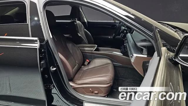 2024 Hyundai Grandeur Hybrid (GN7) Premium Sold VIN KMHN1411BRA063710 – interior seats 2024 Hyundai Grandeur Hybrid (GN7) Premium Sold VIN KMHN1411BRA063710 – interior seats