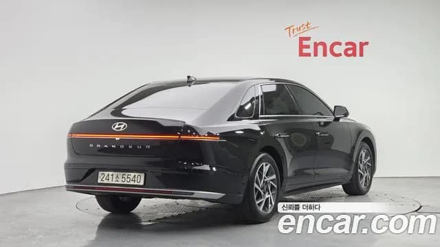 2025 Hyundai Grandeur Hybrid (GN7) Premium Sold VIN KMHN1411BSA100224 – interior seats 2025 Hyundai Grandeur Hybrid (GN7) Premium Sold VIN KMHN1411BSA100224 – interior seats