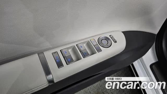 2025 Hyundai Grandeur Hybrid (GN7) Premium Sold VIN KMHN1411BSA114489 – interior seats 2025 Hyundai Grandeur Hybrid (GN7) Premium Sold VIN KMHN1411BSA114489 – interior seats