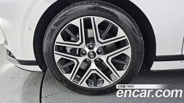 2023 Hyundai Grandeur (GN7) 3.5 Gasoline 2WD Sold VIN KMHN141EBPA011319 – photo 15 2023 Hyundai Grandeur (GN7) 3.5 Gasoline 2WD Sold VIN KMHN141EBPA011319 – photo 15