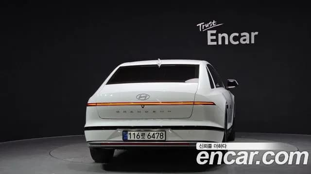 2023 Hyundai Grandeur (GN7) 3.5 LPG 2WD Sold VIN KMHN141FBPA015741 – trunk area 2023 Hyundai Grandeur (GN7) 3.5 LPG 2WD Sold VIN KMHN141FBPA015741 – trunk area