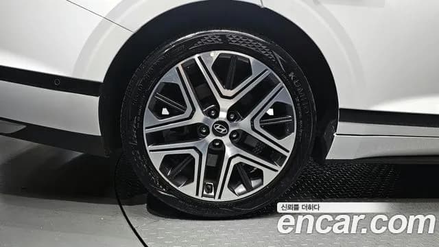 2024 Hyundai Grandeur (GN7) 3.5 LPG 2WD Sold VIN KMHN141FBRA068043 – exterior detail 2024 Hyundai Grandeur (GN7) 3.5 LPG 2WD Sold VIN KMHN141FBRA068043 – exterior detail