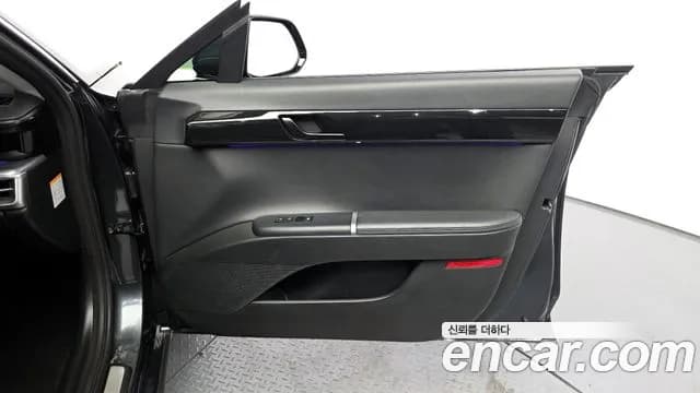 2023 Hyundai Grandeur Hybrid (GN7) Exclusive Sold VIN KMHN2411BPA006359 – interior seats 2023 Hyundai Grandeur Hybrid (GN7) Exclusive Sold VIN KMHN2411BPA006359 – interior seats