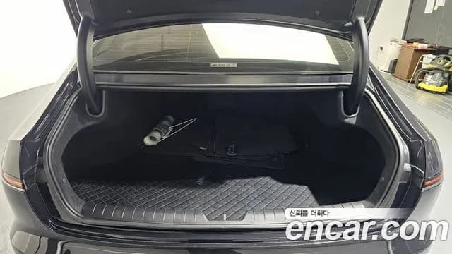 2023 Hyundai Grandeur Hybrid (GN7) Exclusive Sold VIN KMHN2411BPA008406 – exterior detail 2023 Hyundai Grandeur Hybrid (GN7) Exclusive Sold VIN KMHN2411BPA008406 – exterior detail