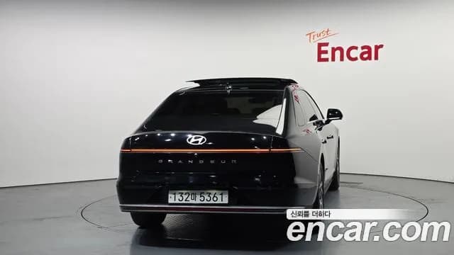 2023 Hyundai Grandeur Hybrid (GN7) Exclusive Sold VIN KMHN2411BPA043012 – interior seats 2023 Hyundai Grandeur Hybrid (GN7) Exclusive Sold VIN KMHN2411BPA043012 – interior seats