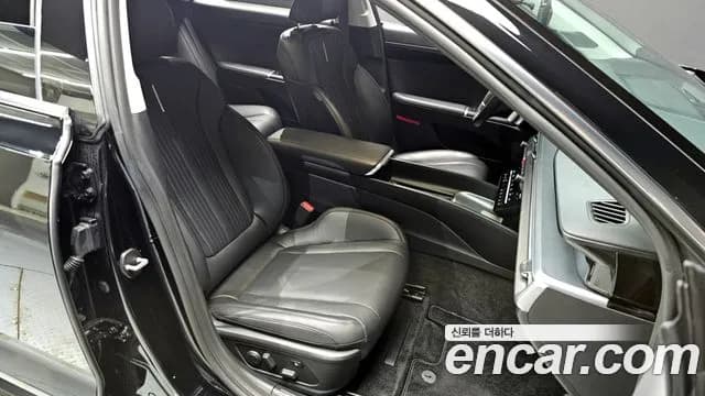 2023 Hyundai Grandeur (GN7) 3.5 Gasoline 2WD Sold VIN KMHN241EBPA012902 – rear exterior 2023 Hyundai Grandeur (GN7) 3.5 Gasoline 2WD Sold VIN KMHN241EBPA012902 – rear exterior