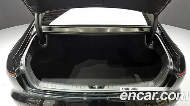 2023 Hyundai Grandeur (GN7) 3.5 Gasoline 2WD Sold VIN KMHN241EBPA012902 – interior seats 2023 Hyundai Grandeur (GN7) 3.5 Gasoline 2WD Sold VIN KMHN241EBPA012902 – interior seats