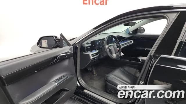 2023 Hyundai Grandeur (GN7) 3.5 Gasoline 2WD Sold VIN KMHN241EBPA013005 – front exterior 2023 Hyundai Grandeur (GN7) 3.5 Gasoline 2WD Sold VIN KMHN241EBPA013005 – front exterior