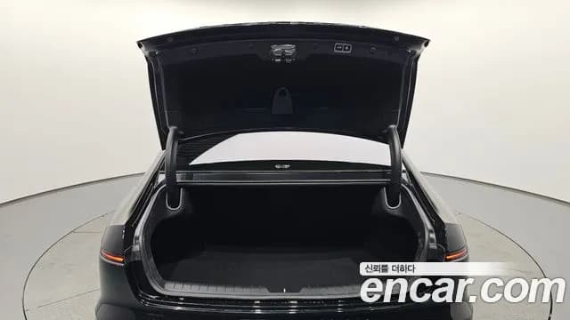 2023 Hyundai Grandeur (GN7) 3.5 Gasoline 2WD Sold VIN KMHN241EBPA016454 – exterior detail 2023 Hyundai Grandeur (GN7) 3.5 Gasoline 2WD Sold VIN KMHN241EBPA016454 – exterior detail