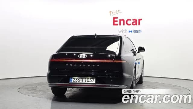 2023 Hyundai Grandeur (GN7) 3.5 Gasoline 2WD Sold VIN KMHN241EBPA027112 – rear exterior 2023 Hyundai Grandeur (GN7) 3.5 Gasoline 2WD Sold VIN KMHN241EBPA027112 – rear exterior