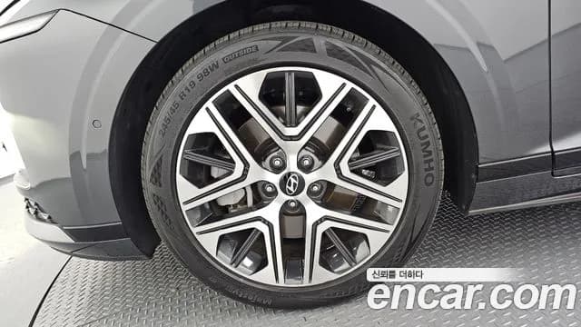 2023 Hyundai Grandeur (GN7) 3.5 Gasoline 2WD Sold VIN KMHN241EBPA037094 – exterior detail 2023 Hyundai Grandeur (GN7) 3.5 Gasoline 2WD Sold VIN KMHN241EBPA037094 – exterior detail