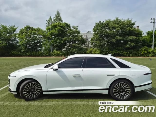 2023 Hyundai Grandeur Hybrid (GN7) Calligraphy Sold VIN KMHN3411BPA002381 – exterior detail 2023 Hyundai Grandeur Hybrid (GN7) Calligraphy Sold VIN KMHN3411BPA002381 – exterior detail