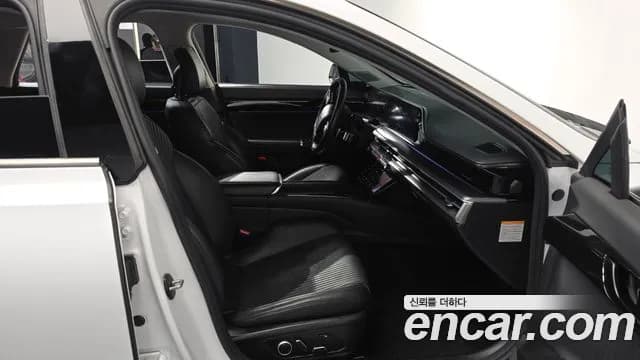 2023 Hyundai Grandeur Hybrid (GN7) Calligraphy Sold VIN KMHN3411BPA014343 – trunk area 2023 Hyundai Grandeur Hybrid (GN7) Calligraphy Sold VIN KMHN3411BPA014343 – trunk area