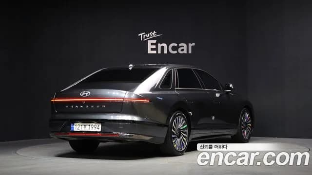 2023 Hyundai Grandeur Hybrid (GN7) Calligraphy Sold VIN KMHN3411BPA023298 – exterior detail 2023 Hyundai Grandeur Hybrid (GN7) Calligraphy Sold VIN KMHN3411BPA023298 – exterior detail