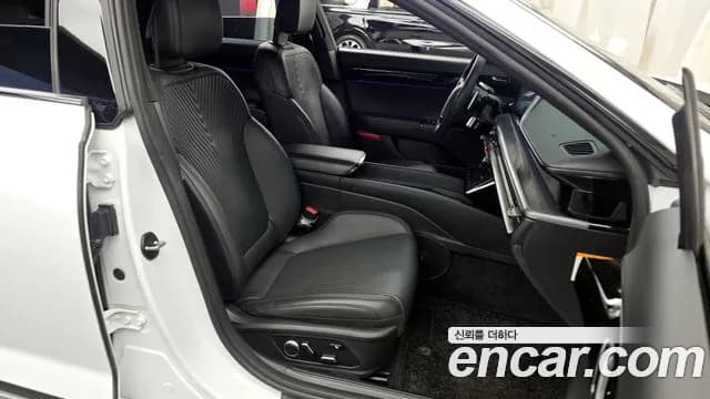 2023 Hyundai Grandeur Hybrid (GN7) Calligraphy Sold VIN KMHN3411BPA048233 – trunk area 2023 Hyundai Grandeur Hybrid (GN7) Calligraphy Sold VIN KMHN3411BPA048233 – trunk area