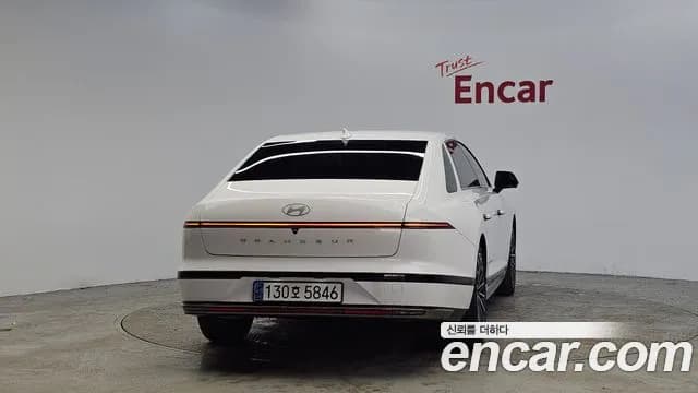 2023 Hyundai Grandeur Hybrid (GN7) Calligraphy Sold VIN KMHN3411BPA048791 – interior seats 2023 Hyundai Grandeur Hybrid (GN7) Calligraphy Sold VIN KMHN3411BPA048791 – interior seats