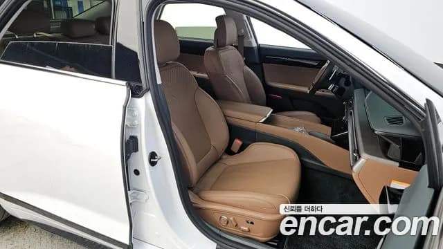 2023 Hyundai Grandeur Hybrid (GN7) Calligraphy Sold VIN KMHN3411BPA048791 – exterior detail 2023 Hyundai Grandeur Hybrid (GN7) Calligraphy Sold VIN KMHN3411BPA048791 – exterior detail