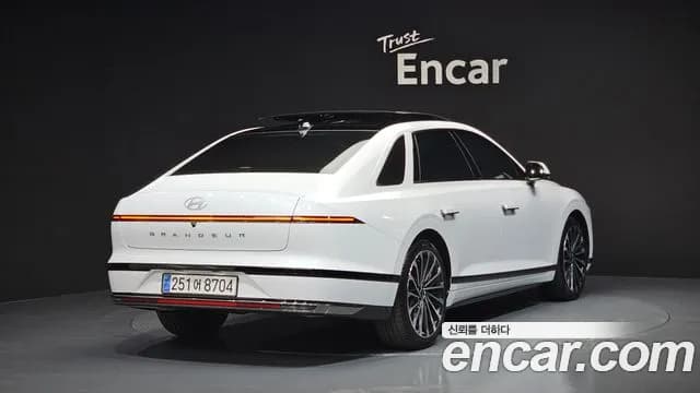 2024 Hyundai Grandeur Hybrid (GN7) Calligraphy Sold VIN KMHN3411BRA063231 – photo 12 2024 Hyundai Grandeur Hybrid (GN7) Calligraphy Sold VIN KMHN3411BRA063231 – photo 12