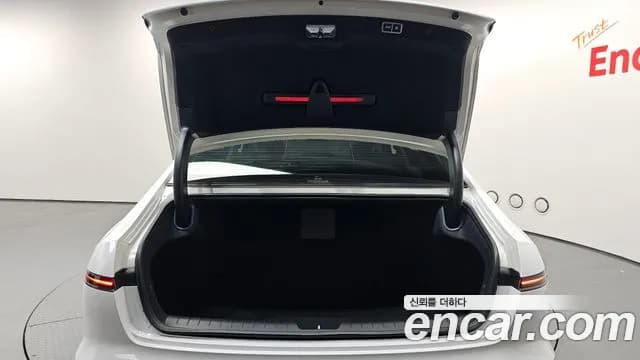 2024 Hyundai Grandeur Hybrid (GN7) Calligraphy Sold VIN KMHN3411BRA067162 – undercarriage 2024 Hyundai Grandeur Hybrid (GN7) Calligraphy Sold VIN KMHN3411BRA067162 – undercarriage